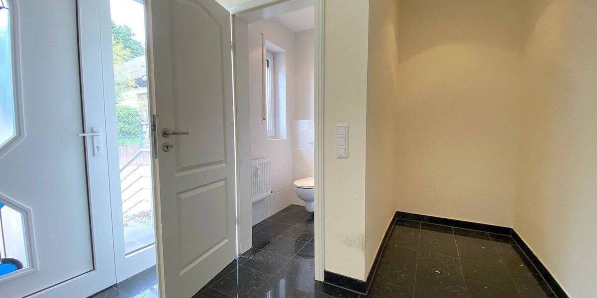 Mehrfamilienhaus, Wohnhaus Mayen Kürrenberg - 6 Zimmer, 135 m&sup2;, 1.200&euro; | Angebot:25747874