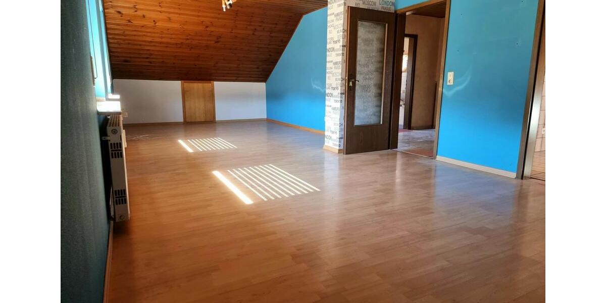 Dachgeschoßwohnung Niederzissen - 3 Zimmer, 76 m&sup2;, 700&euro; | Angebot:25639687