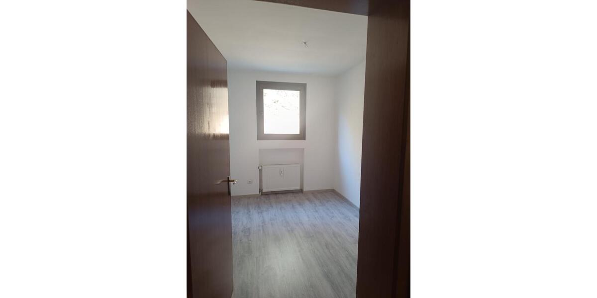 Dachgeschoßwohnung Kleinmaischeid - 4 Zimmer, 103 m&sup2;, 550&euro; | Angebot:25590919