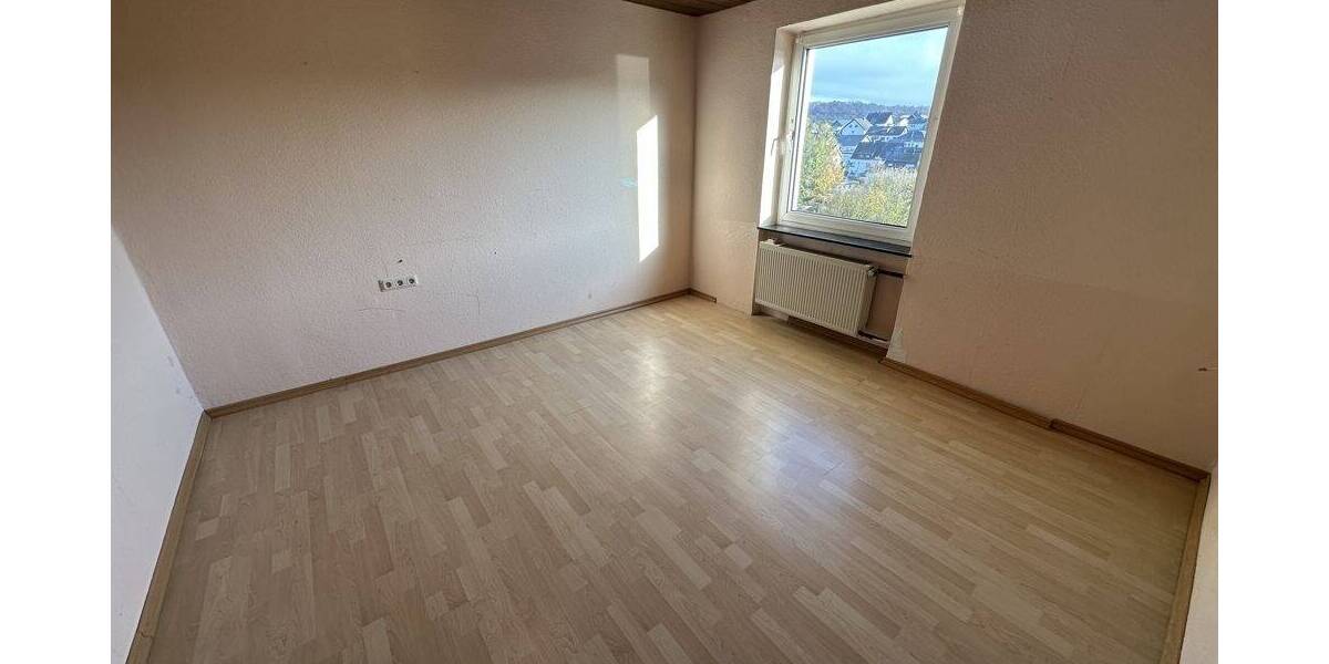 Einfamilienhaus Raubach - 9 Zimmer, 300 m&sup2;, 299.000&euro; | Angebot:25770006