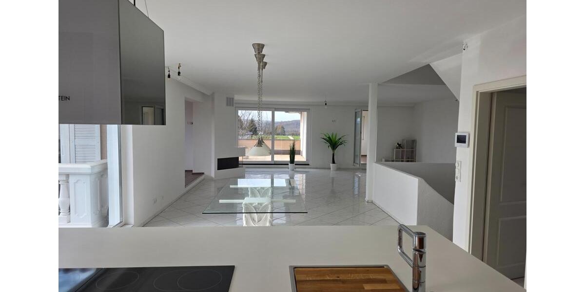 Etagenwohnung Dierdorf - 4 Zimmer, 214 m&sup2;, 1.550&euro; | Angebot:25497965