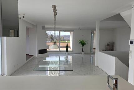 Wohnung Dierdorf - 4 Zimmer, 214 m&sup2;, 1.550&euro; | Angebot:25497965