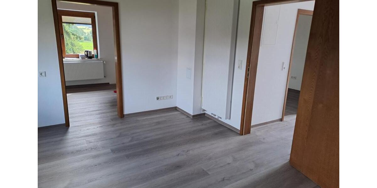 Etagenwohnung Steimel - 5 Zimmer, 120 m&sup2;, 900&euro; | Angebot:25483150