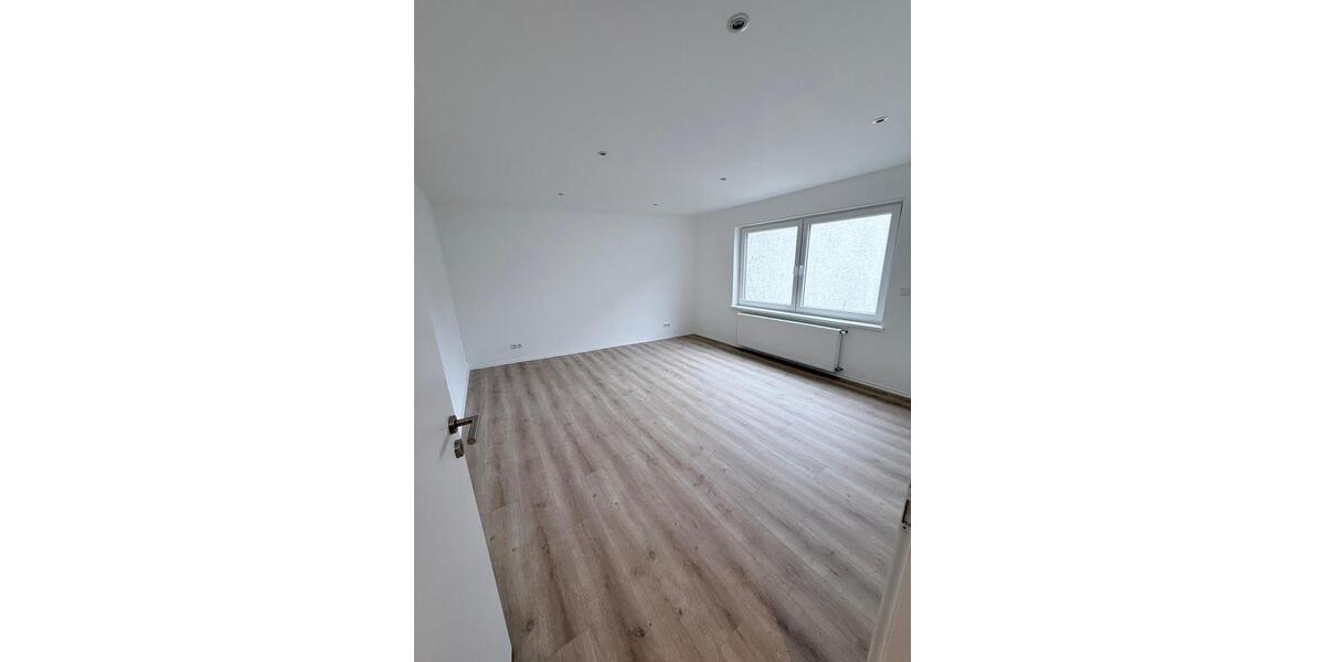 Etagenwohnung Kleinmaischeid - 4 Zimmer, 135 m&sup2;, 1.215&euro; | Angebot:25256837
