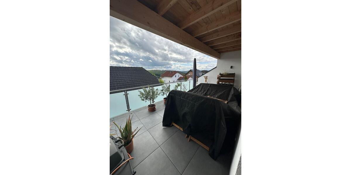 Dachgeschoßwohnung Kleinmaischeid - 4 Zimmer, 131 m&sup2;, 1.280&euro; | Angebot:25961988