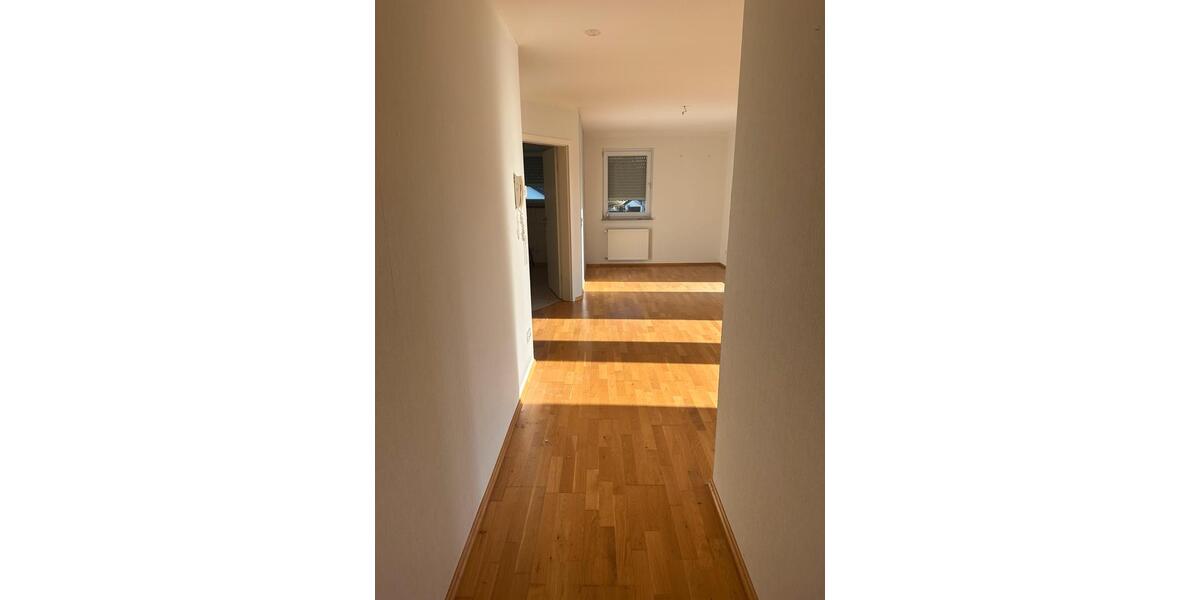 Dachgeschoßwohnung Koblenz Bubenheim - 3 Zimmer, 160 m&sup2;, 1.200&euro; | Angebot:24749747