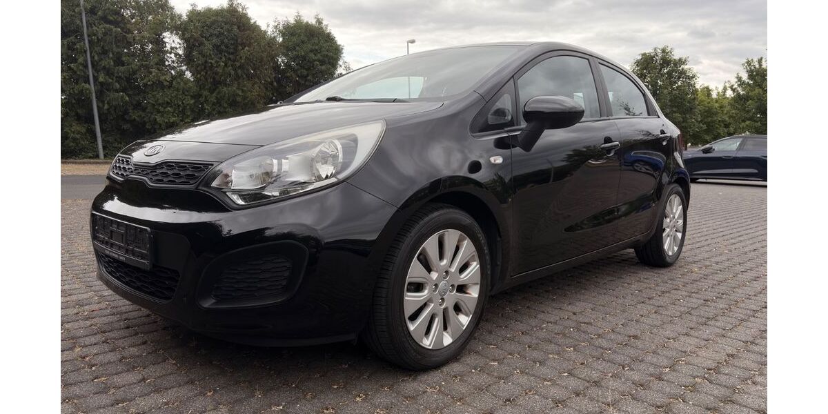 Kia Rio 94.000 km 5.990 &euro; Mayen 56727