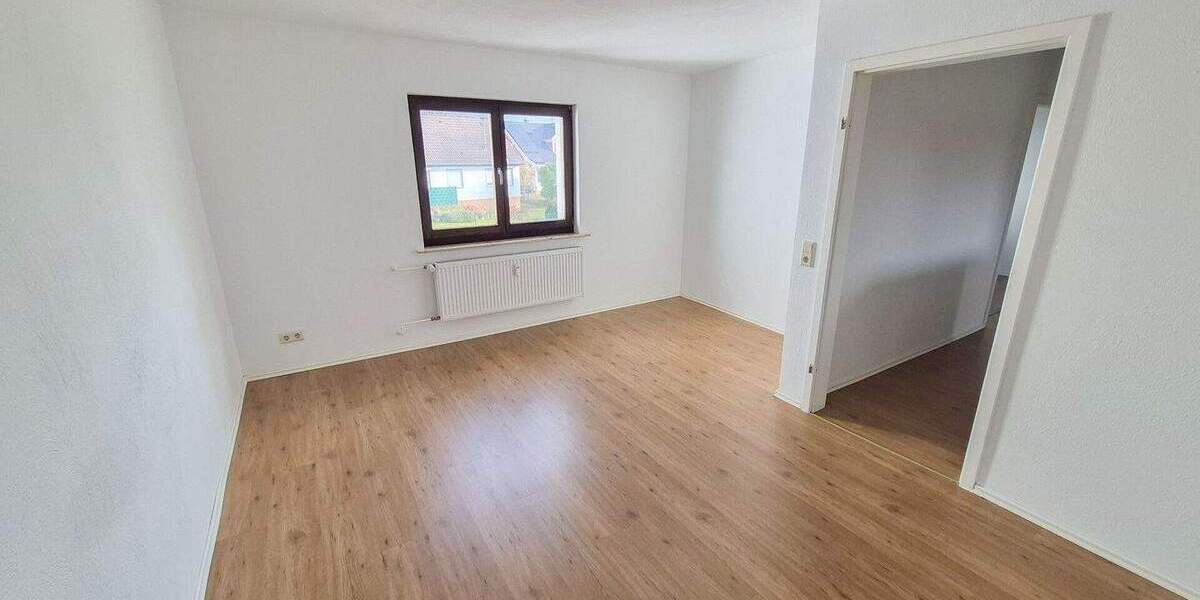 Mehrfamilienhaus, Wohnhaus Asbach-Altenhofen Altenhofen - 7 Zimmer, 179 m&sup2;, 195.000&euro; | Angebot:25738159