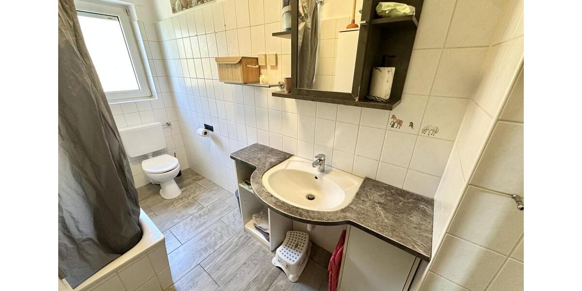 Dachgeschoßwohnung Nauort - 3 Zimmer, 80 m&sup2;, 520&euro; | Angebot:25985996
