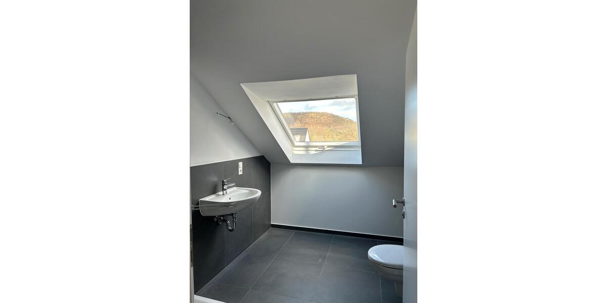 Dachgeschoßwohnung Sinzig - 3 Zimmer, 65 m&sup2;, 740&euro; | Angebot:25285830