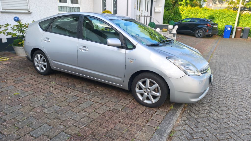 Toyota Prius 185.000 km 5.700 &euro; Koblenz 56072