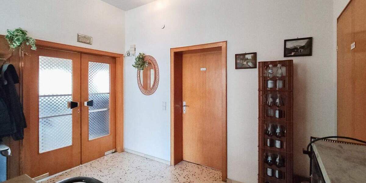 Mehrfamilienhaus, Wohnhaus Freirachdorf - 1 Zimmer, 317 m&sup2;, 329.000&euro; | Angebot:25691934