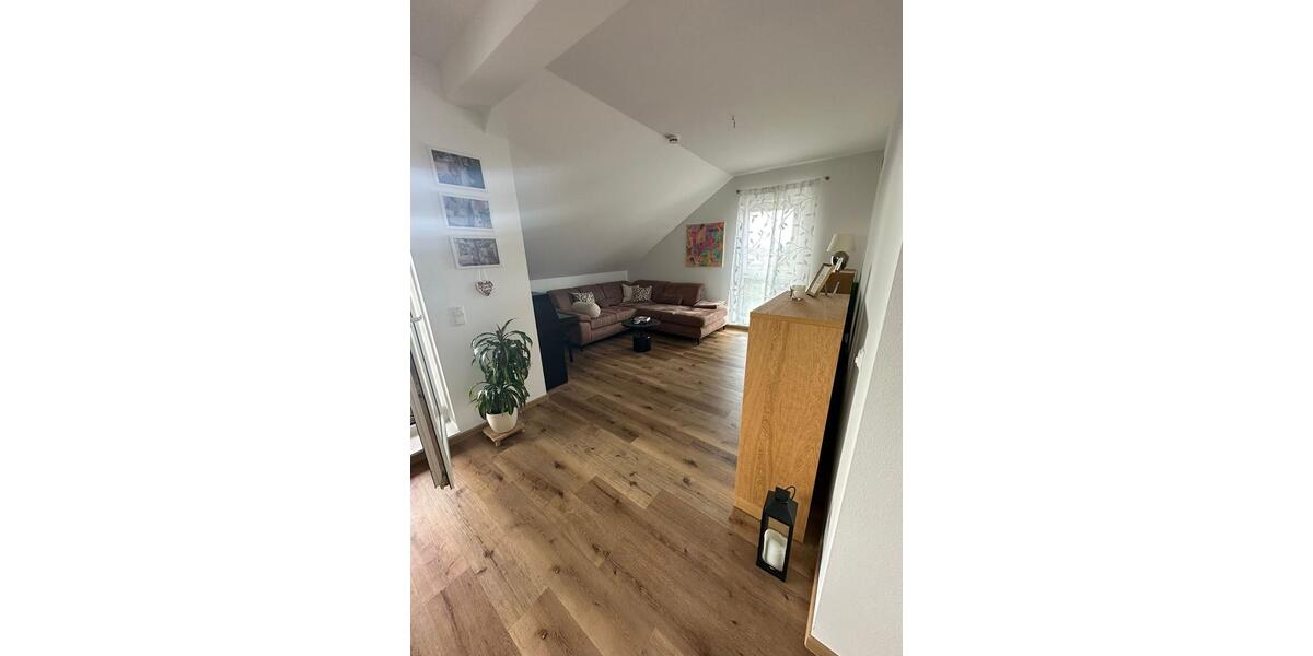 Dachgeschoßwohnung Kleinmaischeid - 4 Zimmer, 131 m&sup2;, 1.280&euro; | Angebot:25961988