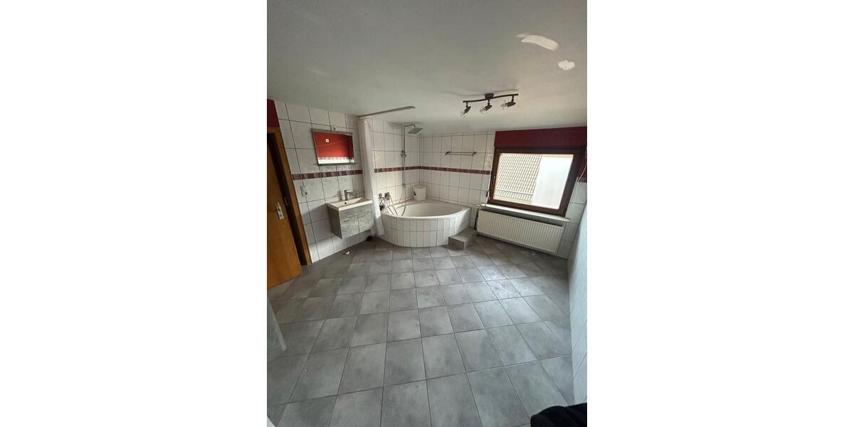 Mehrfamilienhaus, Wohnhaus Steimel - 13 Zimmer, 265 m&sup2;, 1.350&euro; | Angebot:26656497