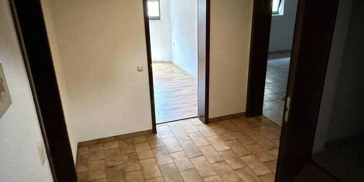 Einfamilienhaus Ransbach-Baumbach Baumbach - 1 Zimmer, 255 m&sup2;, 2.250&euro; | Angebot:26550261