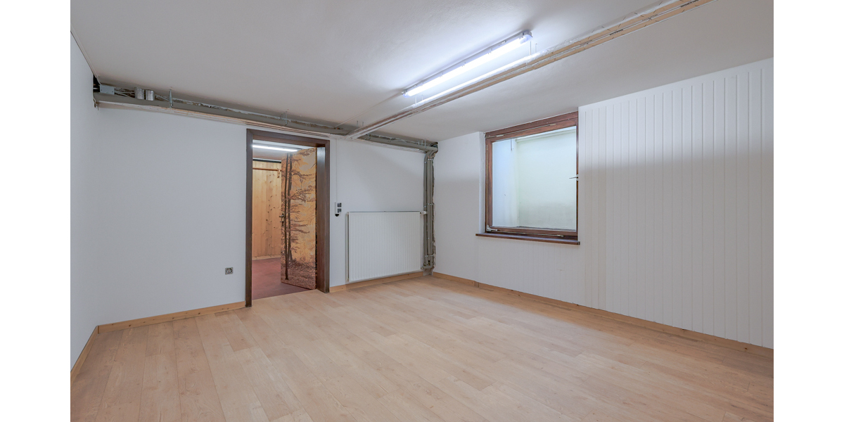 Rohdiamant mit Potenzial: Entkerntes Haus mit viel Platz für Mensch & Tier. 5686 m² Grundstück! - Einfamilienhaus Bad Honnef / Aegidienberg Aegidienberg | Angebot:25097239