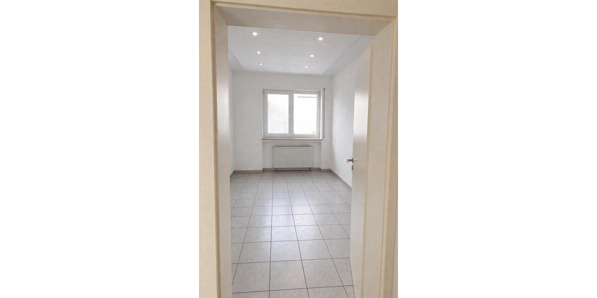 Etagenwohnung Lonnig - 3 Zimmer, 78 m&sup2;, 650&euro; | Angebot:25990629