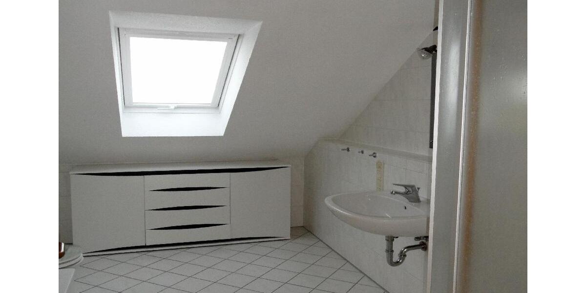 Dachgeschoßwohnung Puderbach - 5 Zimmer, 150 m&sup2;, 980&euro; | Angebot:24763652