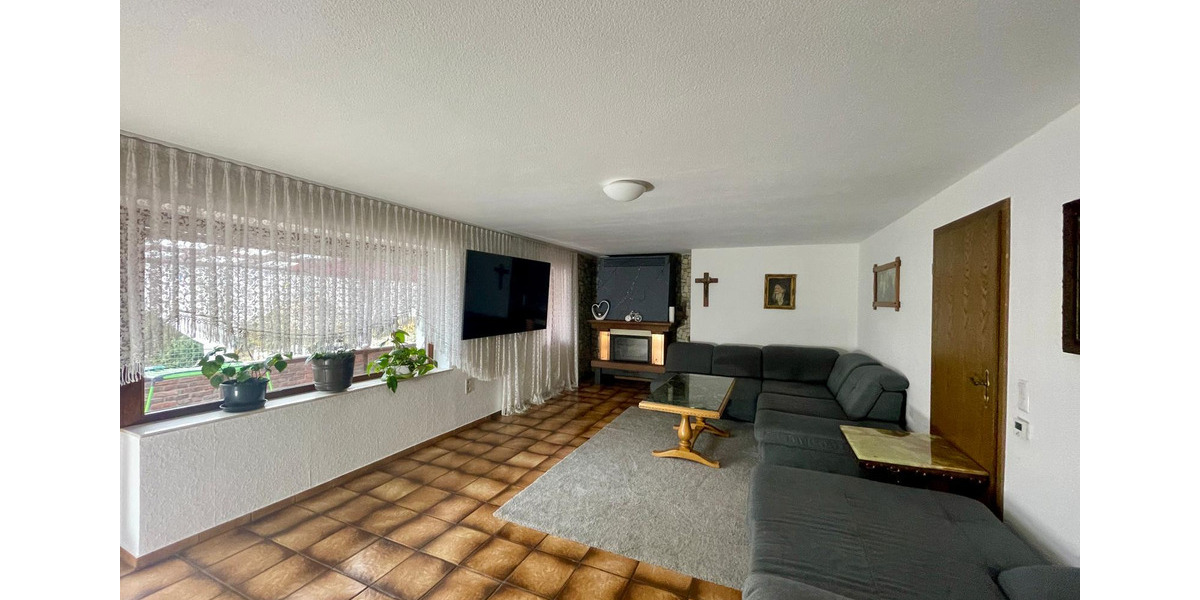 Einfamilienhaus Steimel - 8 Zimmer, 190 m&sup2;, 365.000&euro; | Angebot:25053353