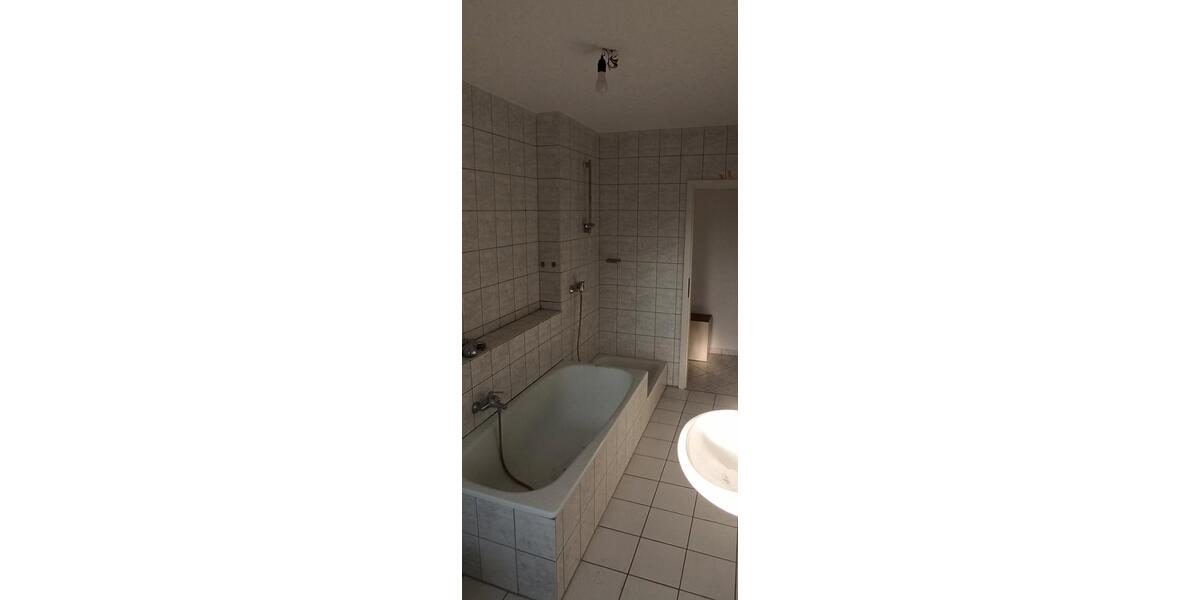 Dachgeschoßwohnung Neuwied - 3 Zimmer, 82 m&sup2;, 765&euro; | Angebot:26645357