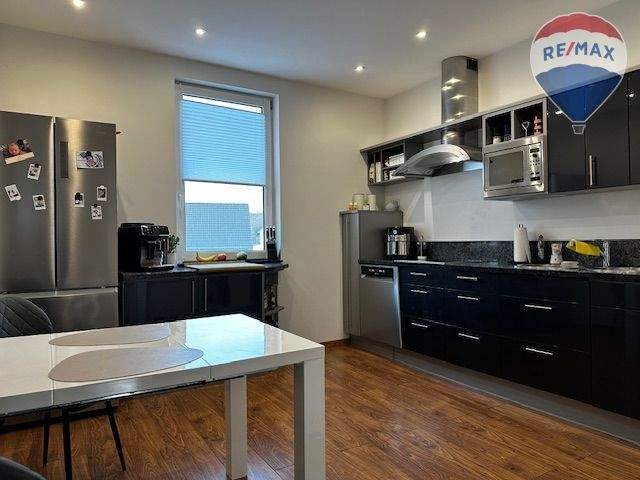 Einfamilienhaus Höhr-Grenzhausen Grenzhausen - 9 Zimmer, 225 m&sup2;, 459.000&euro; | Angebot:25664423