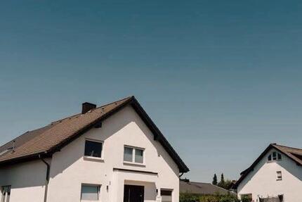 Haus Nauort - 6 Zimmer, 265 m&sup2;, 560.000&euro; | Angebot:26080076