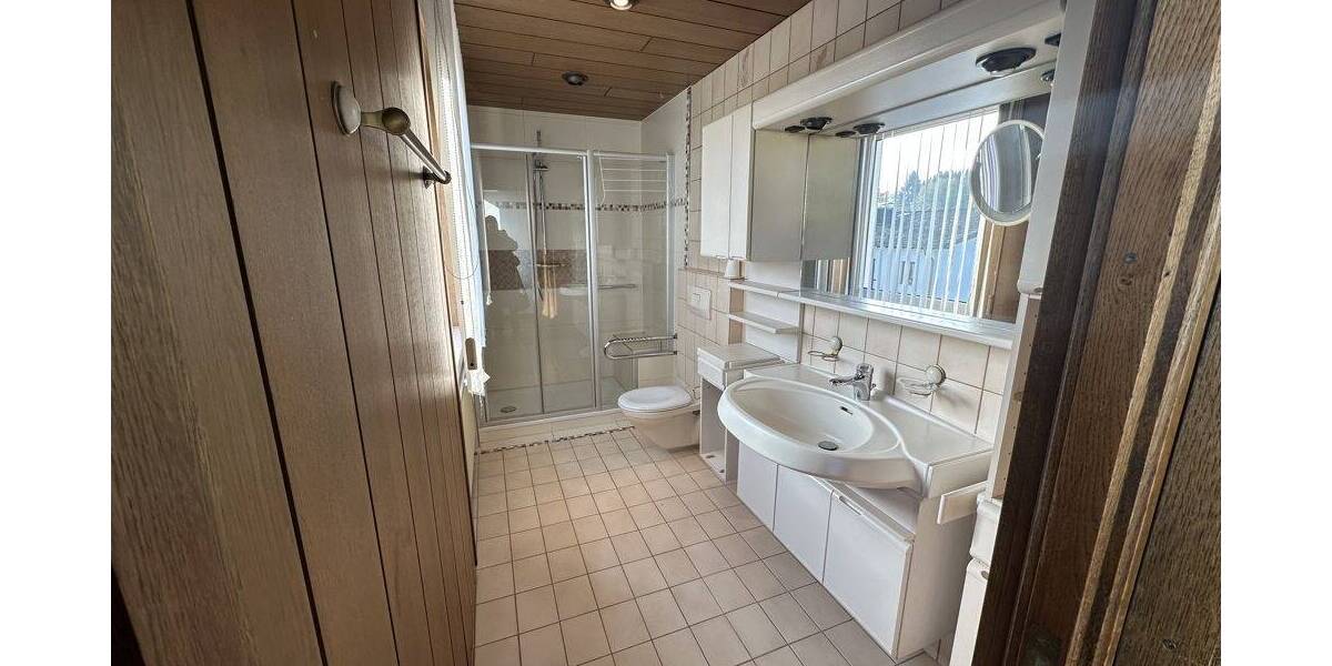 Einfamilienhaus Raubach - 9 Zimmer, 300 m&sup2;, 299.000&euro; | Angebot:25770006