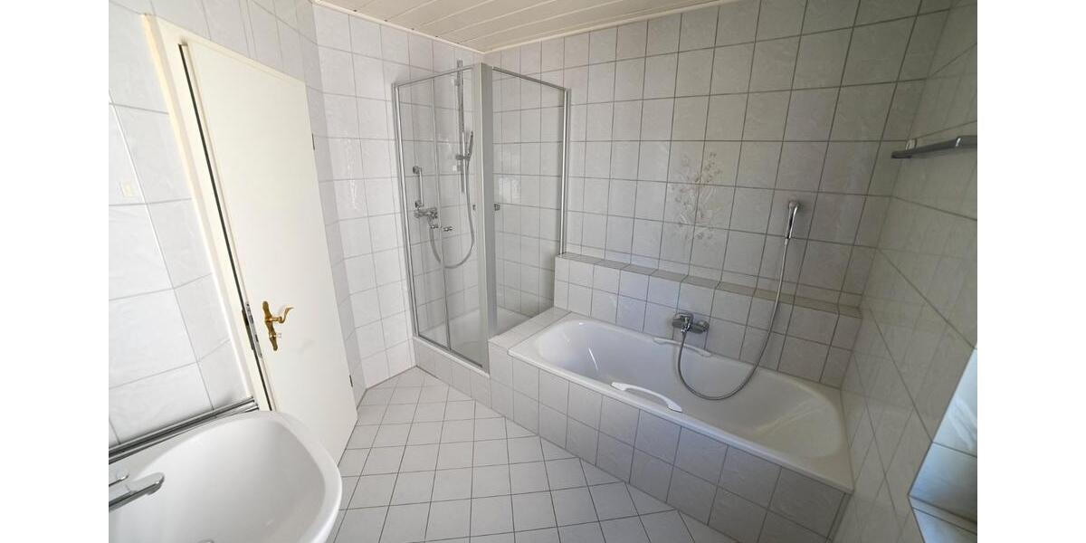 Mehrfamilienhaus, Wohnhaus Bad Neuenahr-Ahrweiler Ahrweiler - 6 Zimmer, 156 m&sup2;, 700.000&euro; | Angebot:25962875