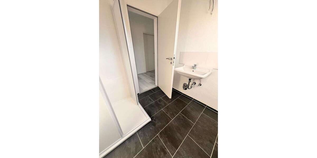 Mehrfamilienhaus als Rendite-Perle im Einzugsgebiet NRWHessen mit Turbo & 4,9 % Einstiegsrendite! - Mehrfamilienhaus, Wohnhaus Breitscheid | Angebot:26145008