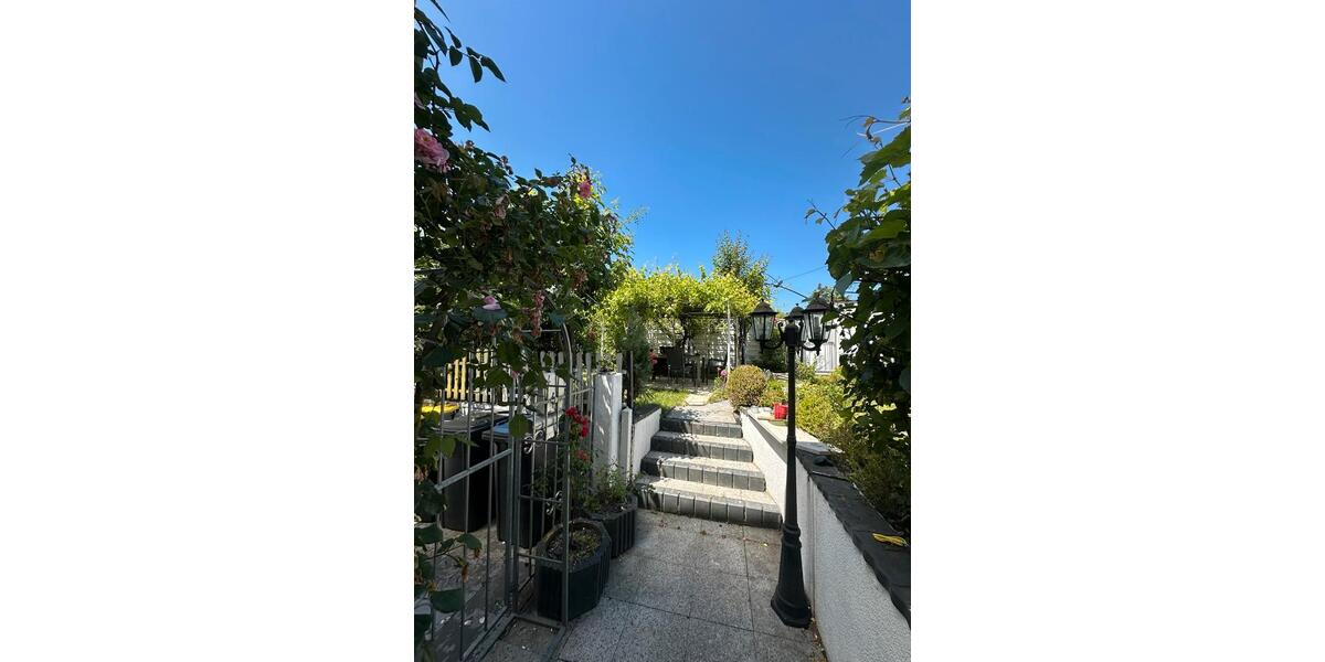 Dachgeschoßwohnung Kruft - 3 Zimmer, 80 m&sup2;, 700&euro; | Angebot:25075013