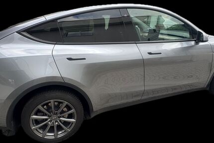 Tesla Model Y 30.000 km 42.200 &euro; Erpel 53579