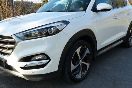 Hyundai TUCSON 155.000 km 12.400 &euro; Alken 56332