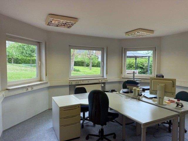 Gewerbeobjekt Roes - 400&euro; | Angebot:25716537