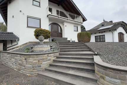 Haus Kalt - 5 Zimmer, 210 m&sup2;, 493.000&euro; | Angebot:23214268