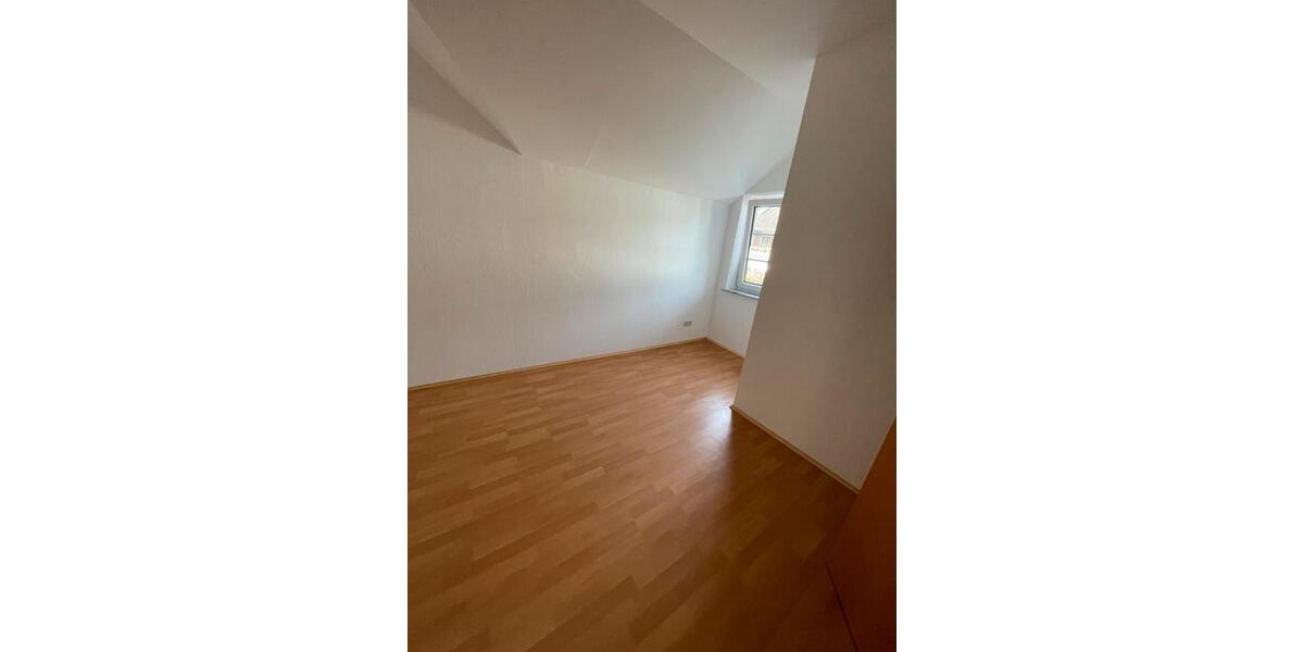 Dachgeschoßwohnung Breitscheid - 3 Zimmer, 72 m&sup2;, 620&euro; | Angebot:25860012