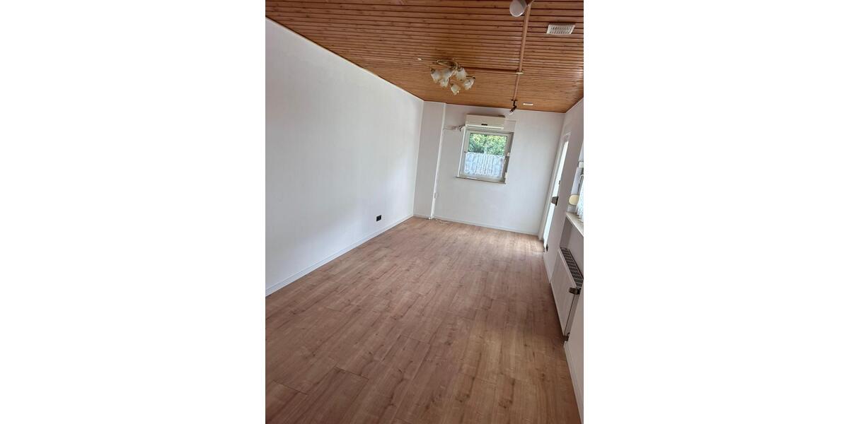 Etagenwohnung Neuwied Feldkirchen - 7 Zimmer, 170 m&sup2;, 1.800&euro; | Angebot:26032374