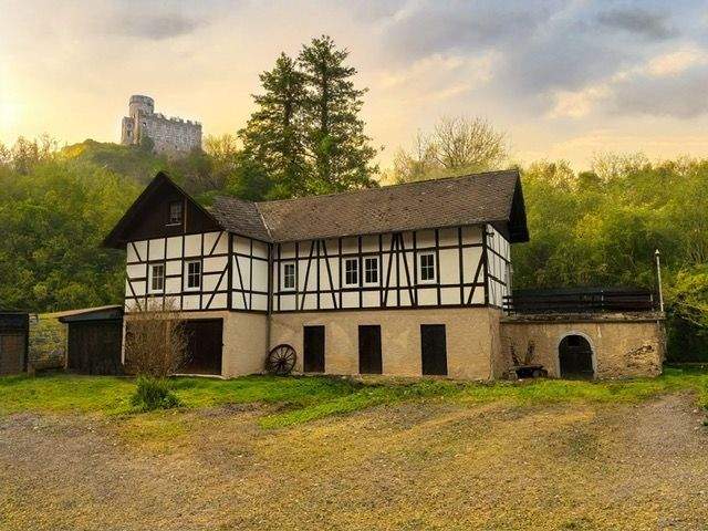 Einfamilienhaus Roes - 1.250.000&euro; | Angebot:25731082