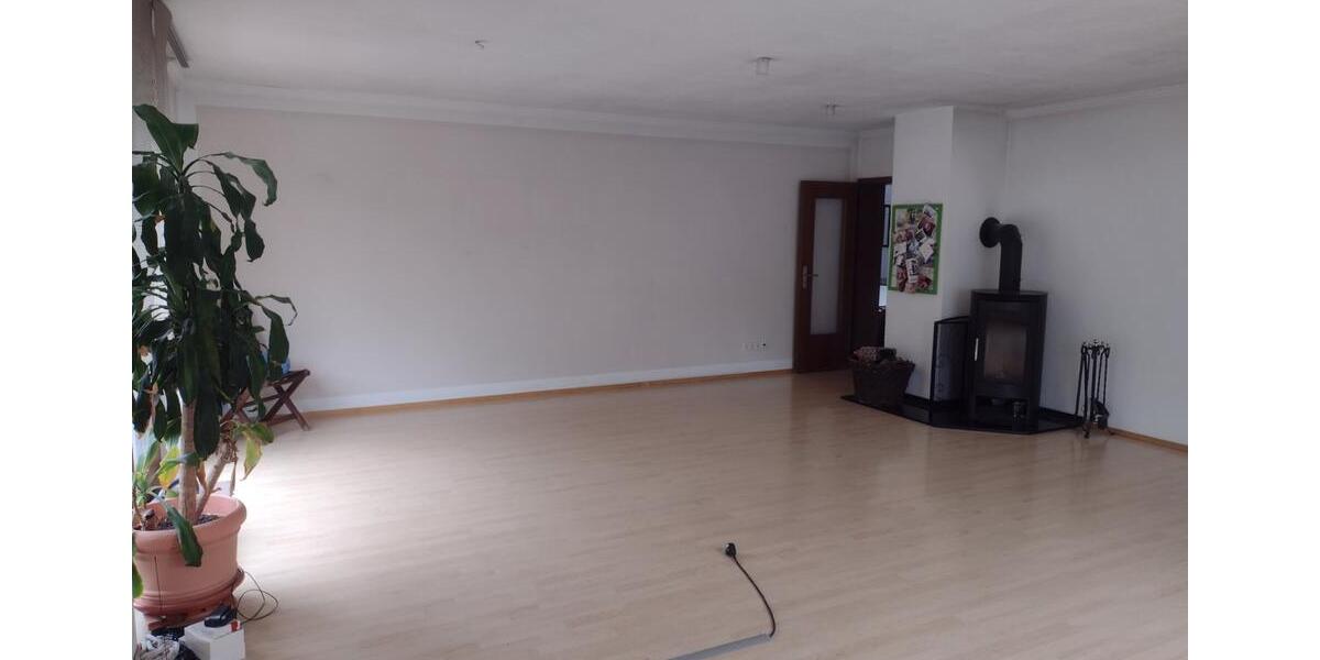 Etagenwohnung Linz am Rhein - 3 Zimmer, 92 m&sup2;, 990&euro; | Angebot:25918959
