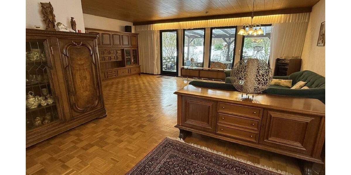 Einfamilienhaus Montabaur - 7 Zimmer, 215 m&sup2;, 550.000&euro; | Angebot:25708358