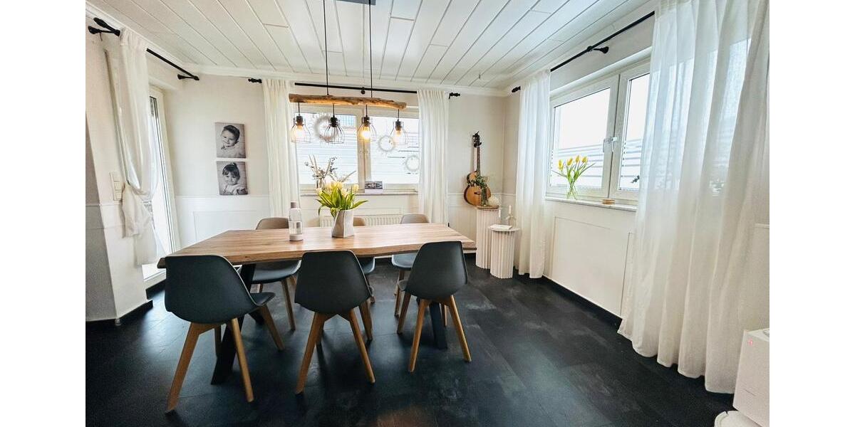 Etagenwohnung Straßenhaus - 8 Zimmer, 175 m&sup2;, 1.600&euro; | Angebot:25521219