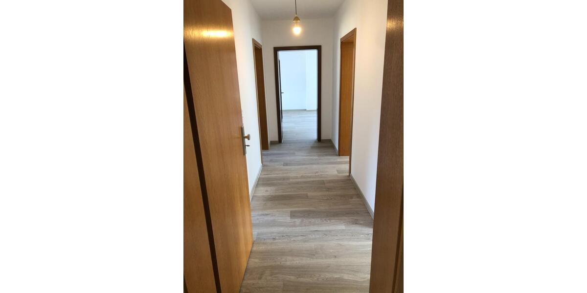 Etagenwohnung Remagen - 3 Zimmer, 91 m&sup2;, 900&euro; | Angebot:24360322