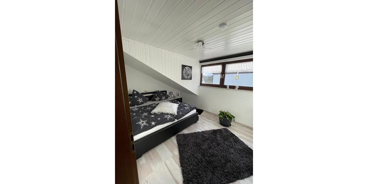 Dachgeschoßwohnung Oberlahr - 3 Zimmer, 102 m&sup2;, 700&euro; | Angebot:25149201