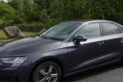 Audi A3 63.000 km 25.900 &euro; unkel 53572
