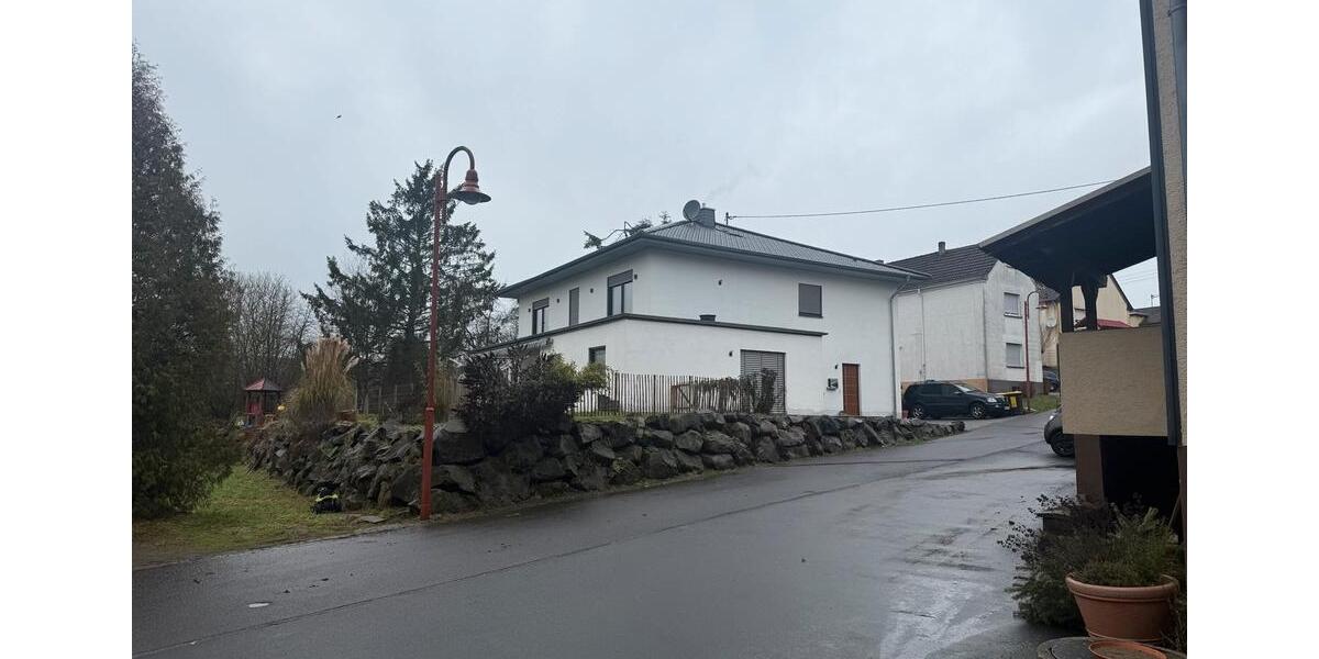 Einfamilienhaus Nauort - 8 Zimmer, 271 m&sup2;, 260.000&euro; | Angebot:25948085