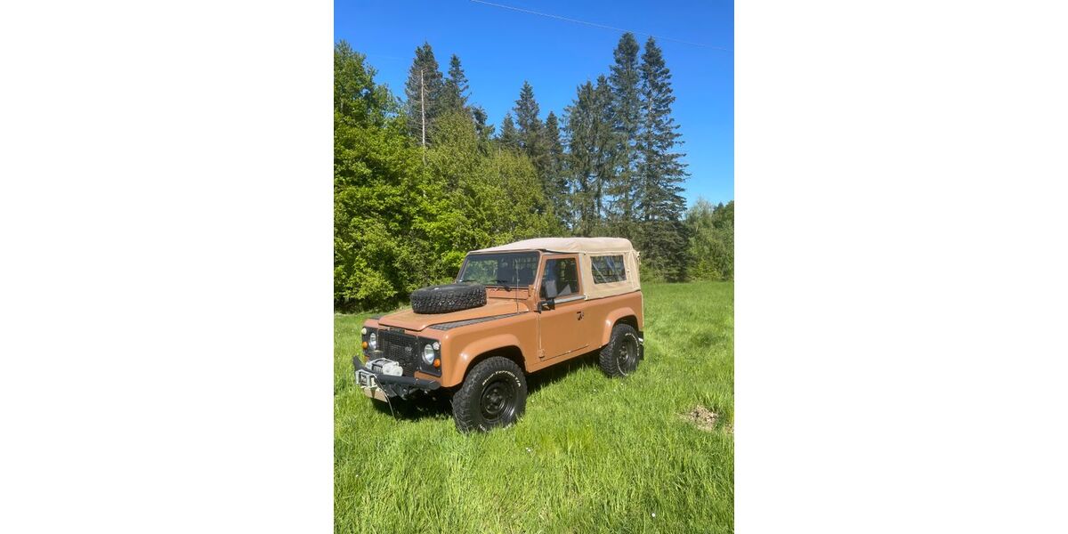 Land Rover Defender 292.151 km 24.000 &euro; Dattenberg 53547