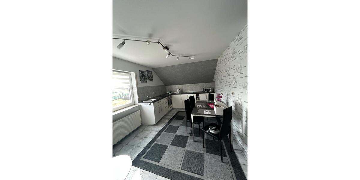 Dachgeschoßwohnung Ötzingen - 3 Zimmer, 87 m&sup2;, 750&euro; | Angebot:25407951