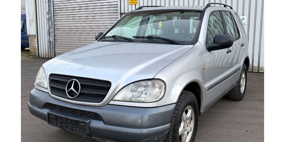 Mercedes-Benz ML 270 326.735 km 2.490 &euro; Linz am Rhein 53545