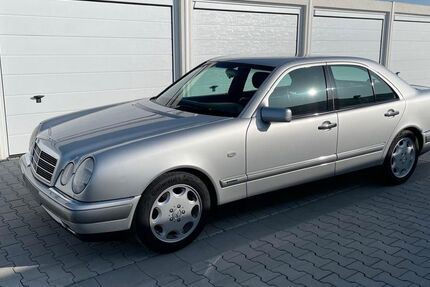 Mercedes-Benz E 200 57.085 km 8.750 &euro; Lahnstein 56112