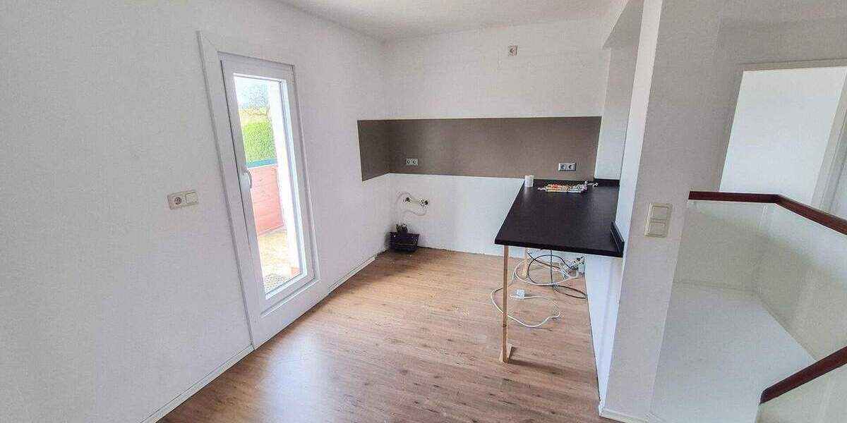 Mehrfamilienhaus, Wohnhaus Asbach-Altenhofen Altenhofen - 7 Zimmer, 179 m&sup2;, 195.000&euro; | Angebot:25738159