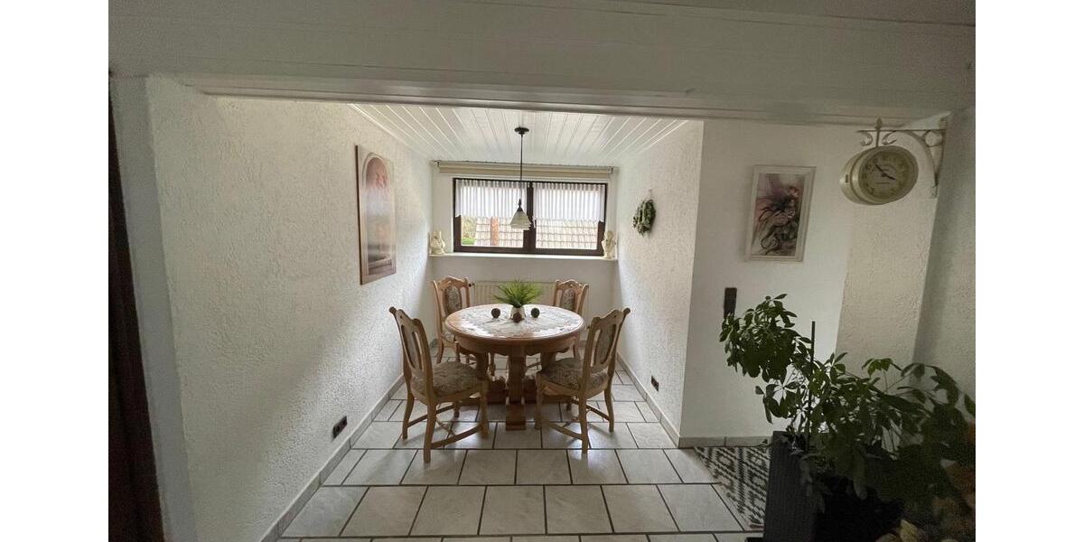 Dachgeschoßwohnung Oberlahr - 3 Zimmer, 102 m&sup2;, 700&euro; | Angebot:25149201